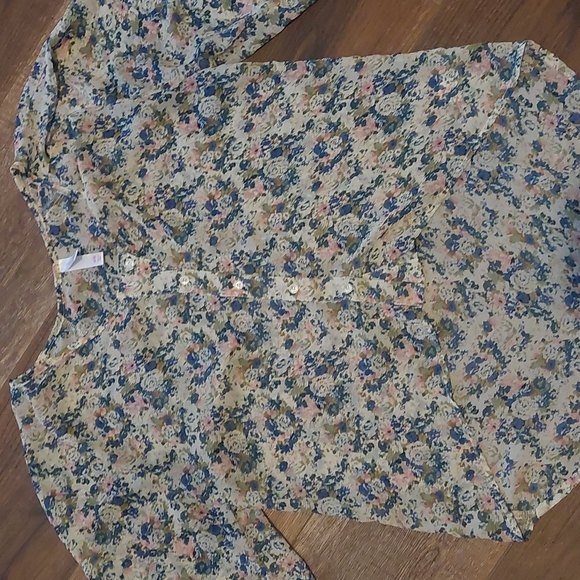 Sheer blouse - Picture 2 of 7